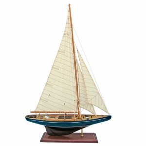 Сувенирная модель корабля "France"