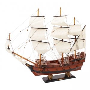 Сувенирная модель корабля "Санкт-Петербург"