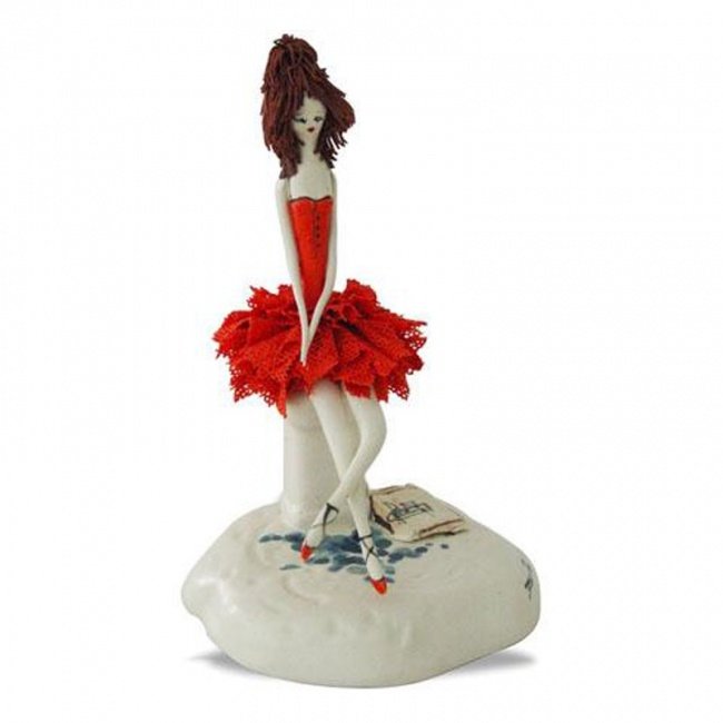 Фарфоровая статуэтка "Балерина в красном" - 6691